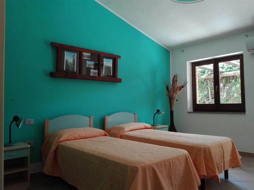 Santigu Cunventu Hotel ดอมุสเดมาเรีย ภายนอก รูปภาพ